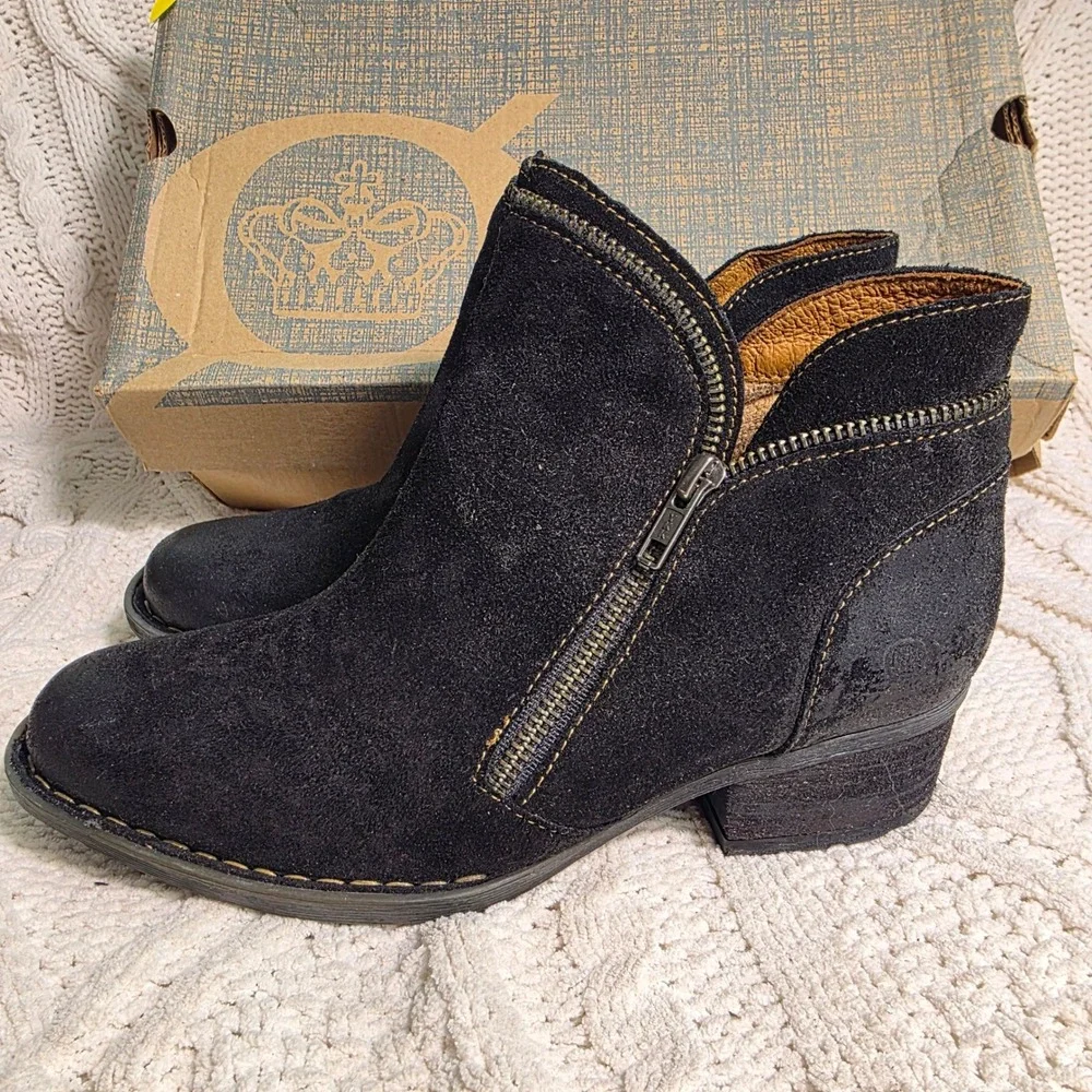 Born Malta Ankle Boots Black Distressed Suede Leather Side Zip Womens 8 NEW NIB